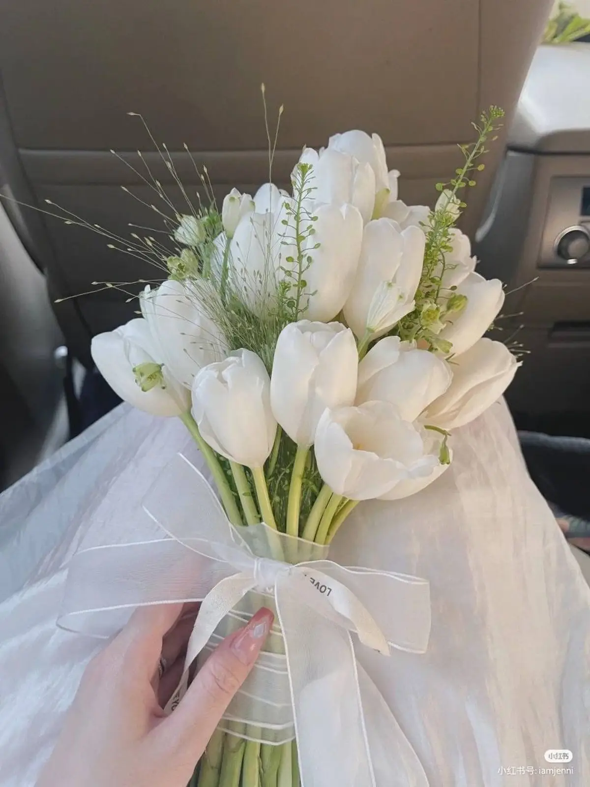 دسته گل عروس سفید باکلاس
