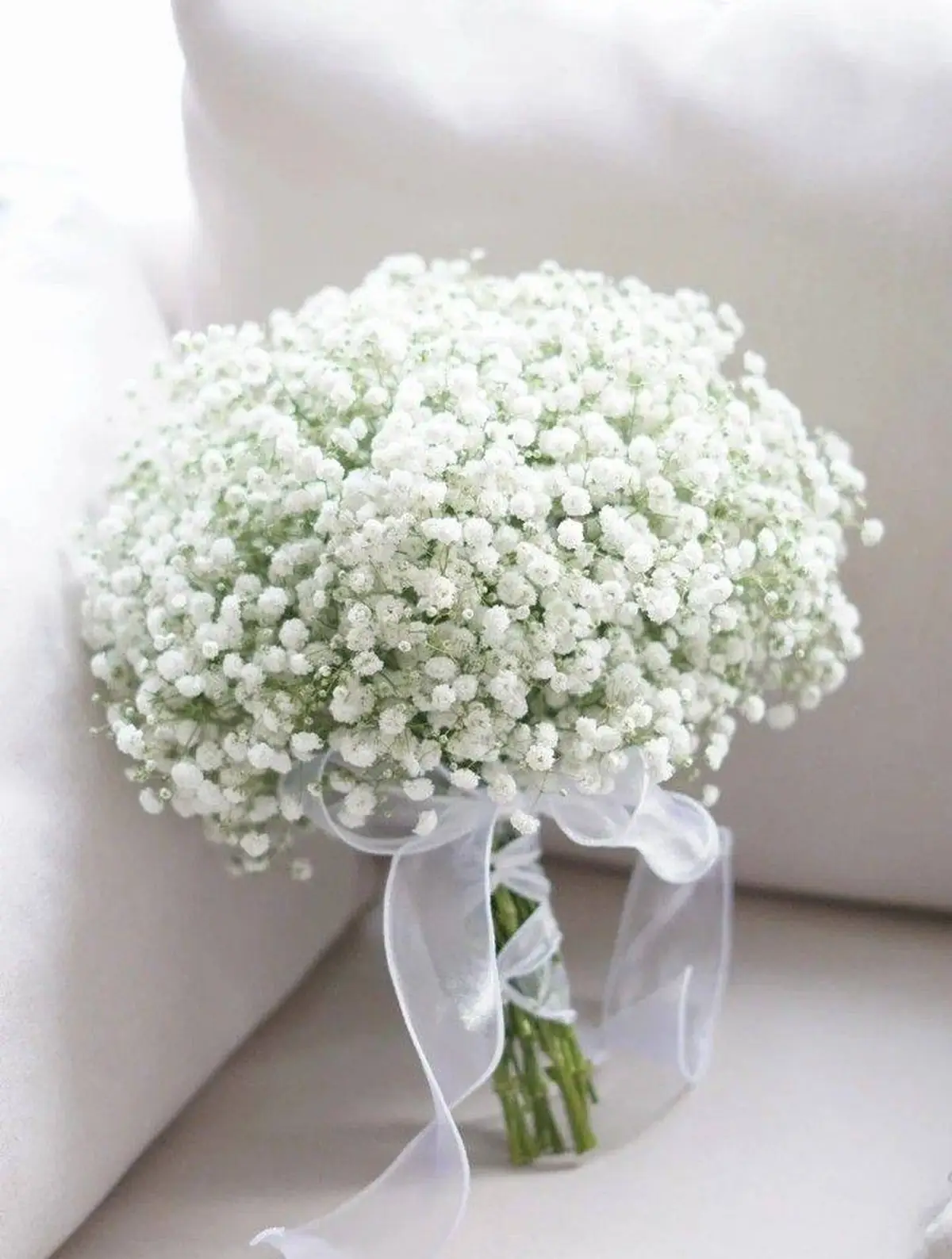 دسته گل عروس سفید زیبا