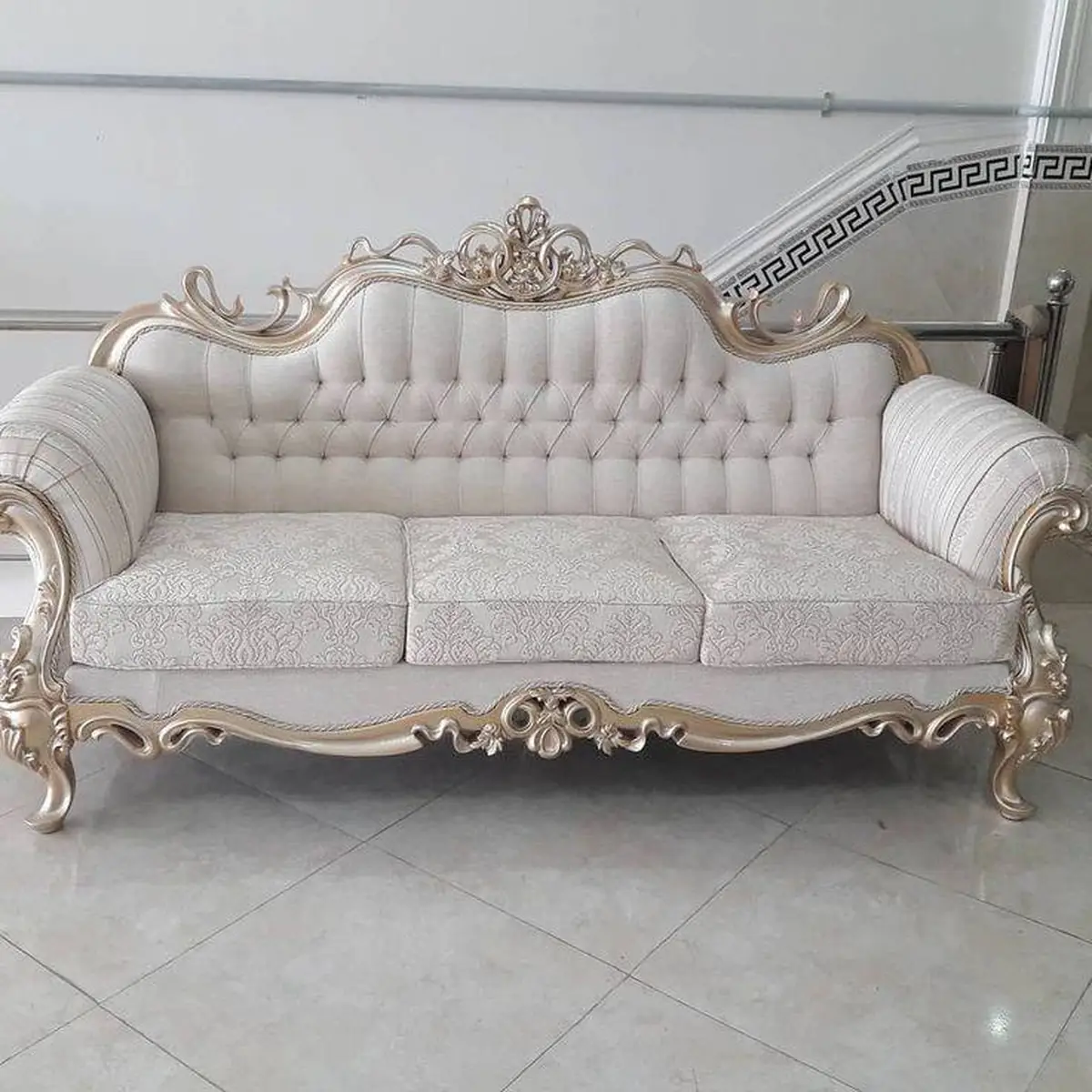مبل راحتی کلاسیک