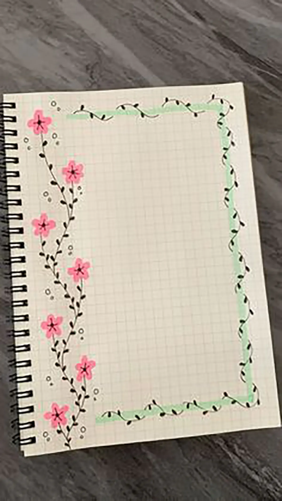کادر دفتر مشق دخترانه جذاب
