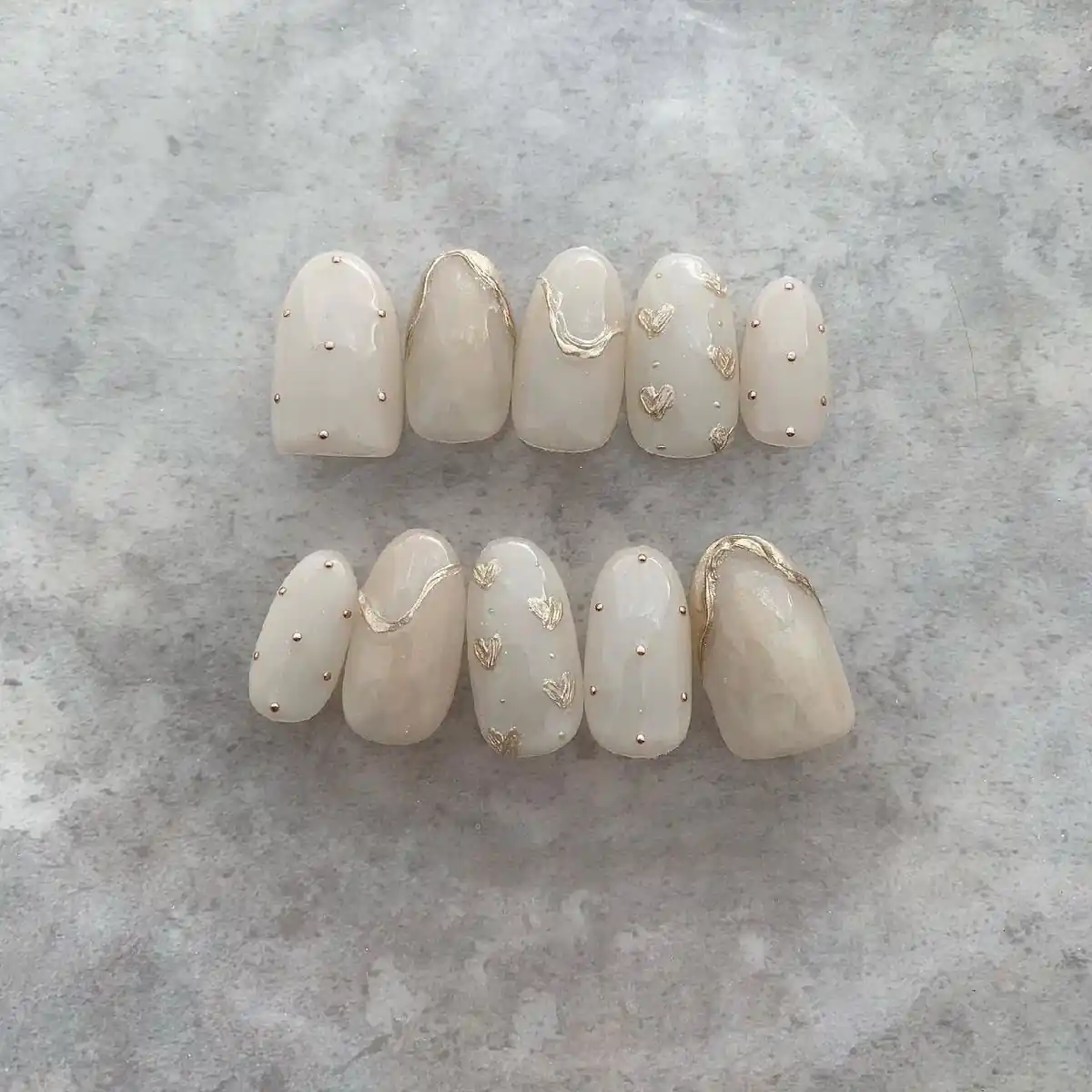 طرح ناخن ساده و شیک دخترانه 