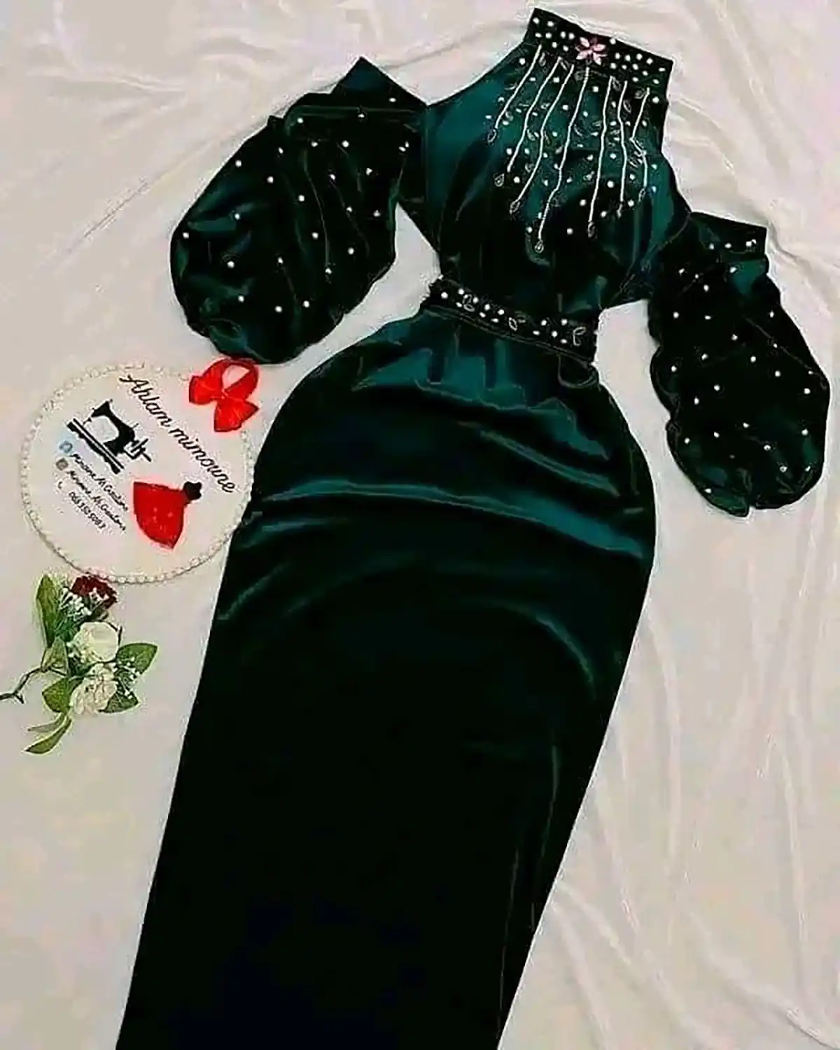 لباس مجلسی سبز پوشیده 