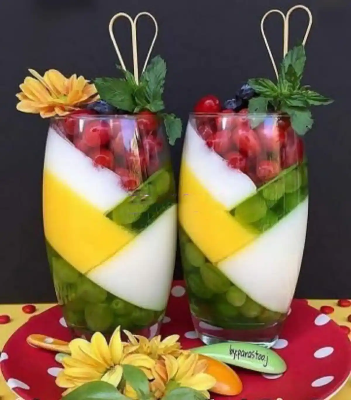 ژله شب یلدا برای مدرسه