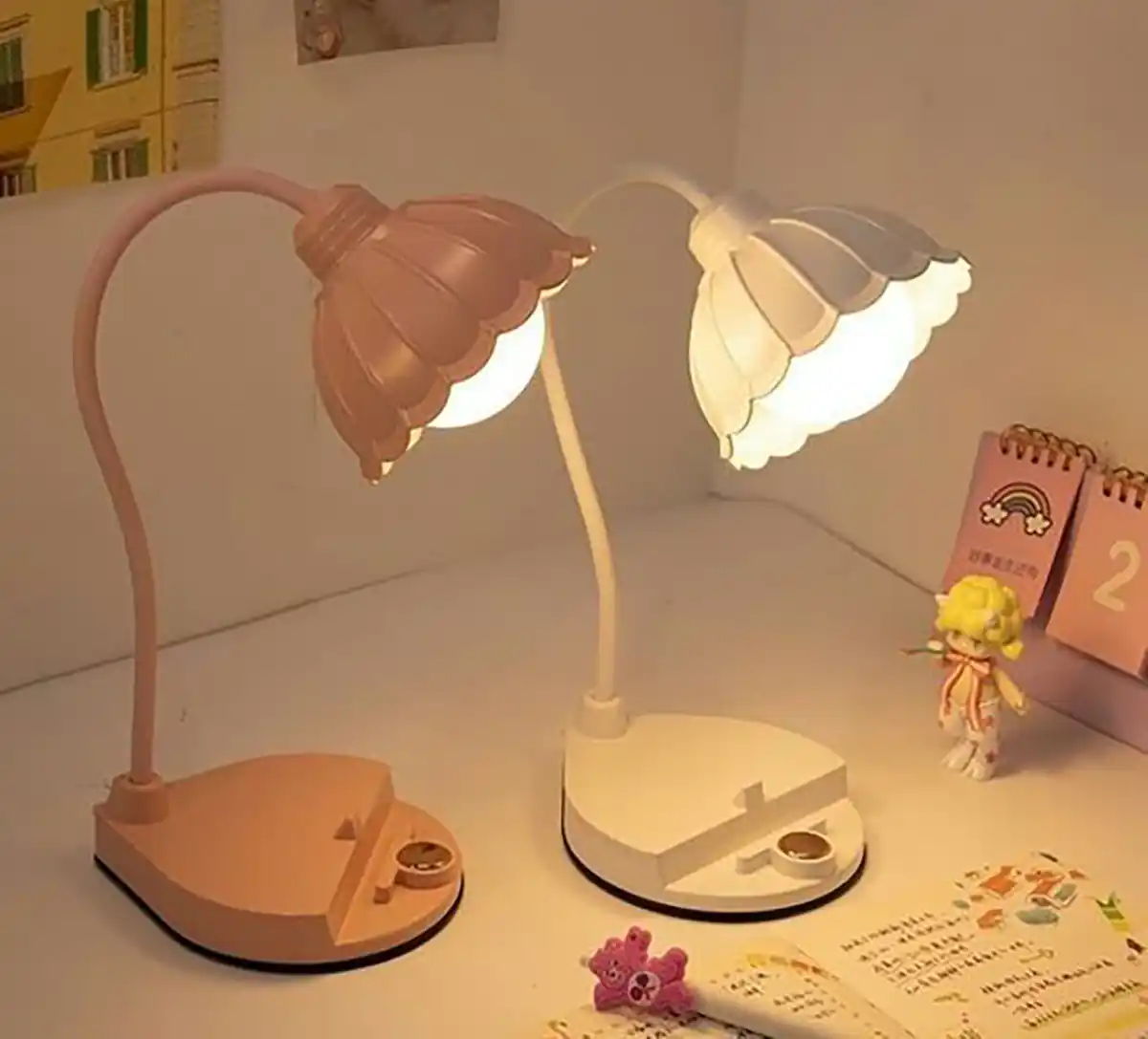 چراغ مطالعه کتابی

