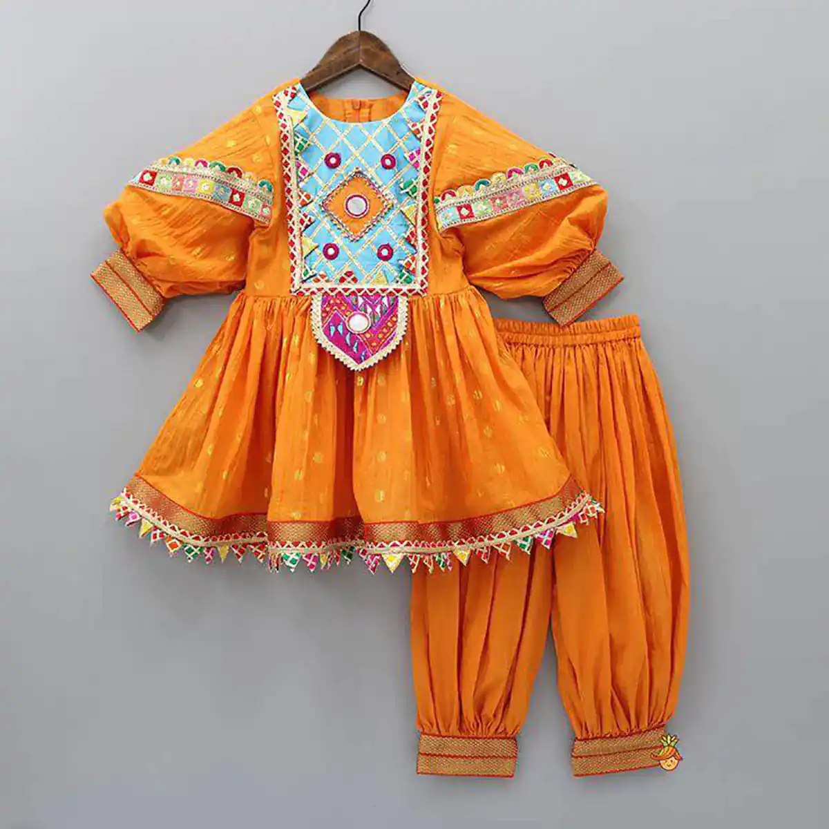 لباس سنتی بچه گانه