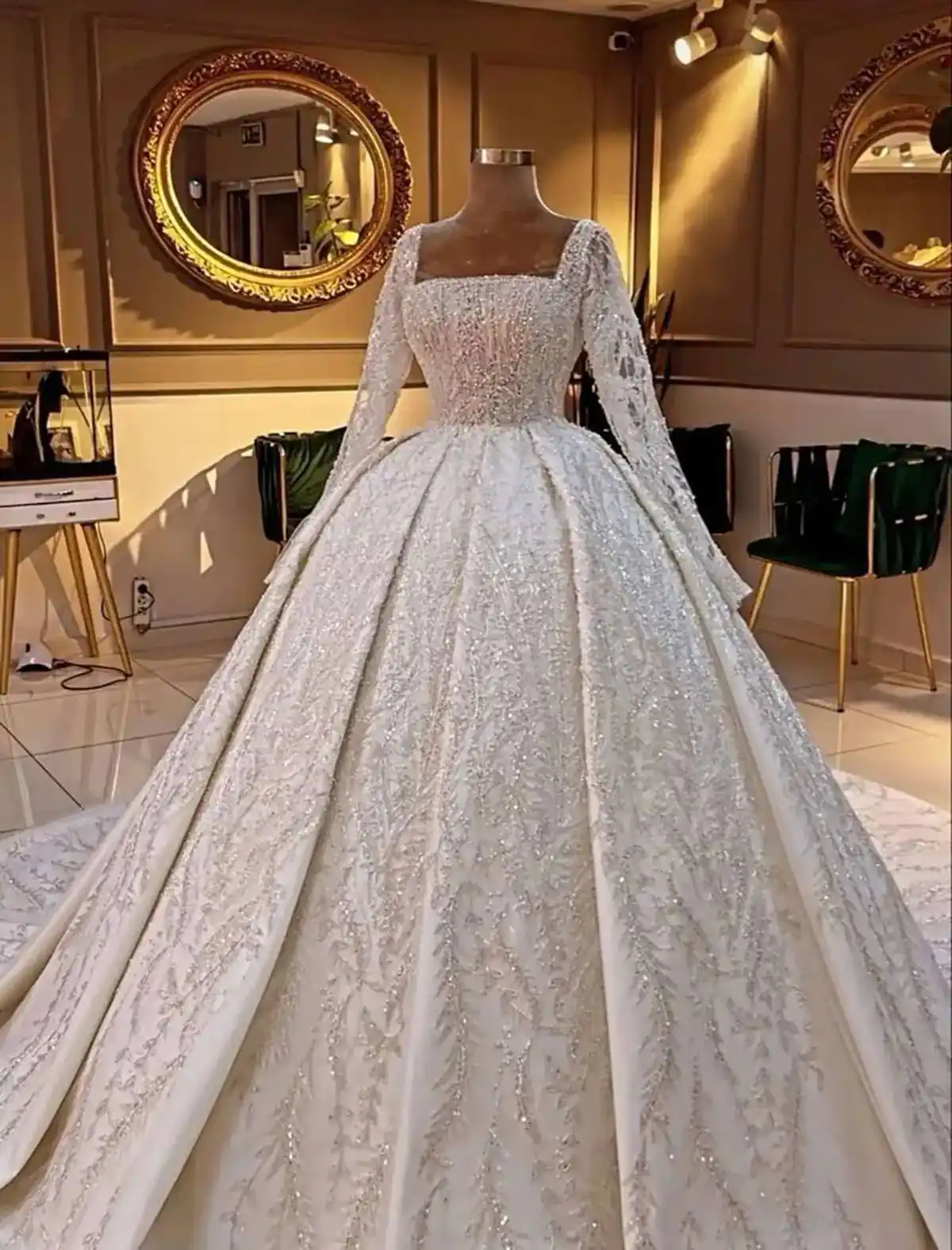 لباس عروس پف دار پرنسسی