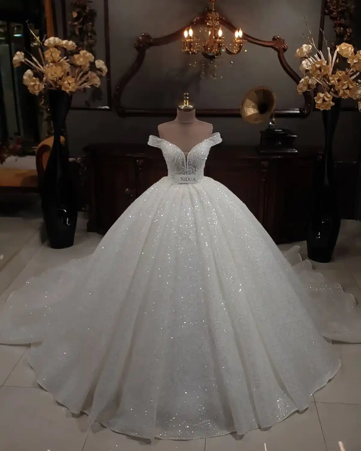 لباس عروس پف دار پرنسسی