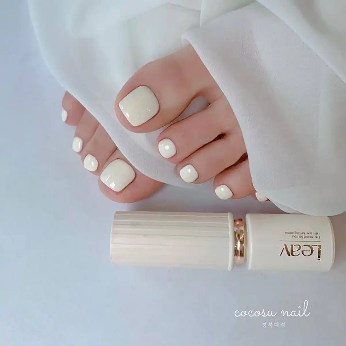طراحی ناخن پا ساده