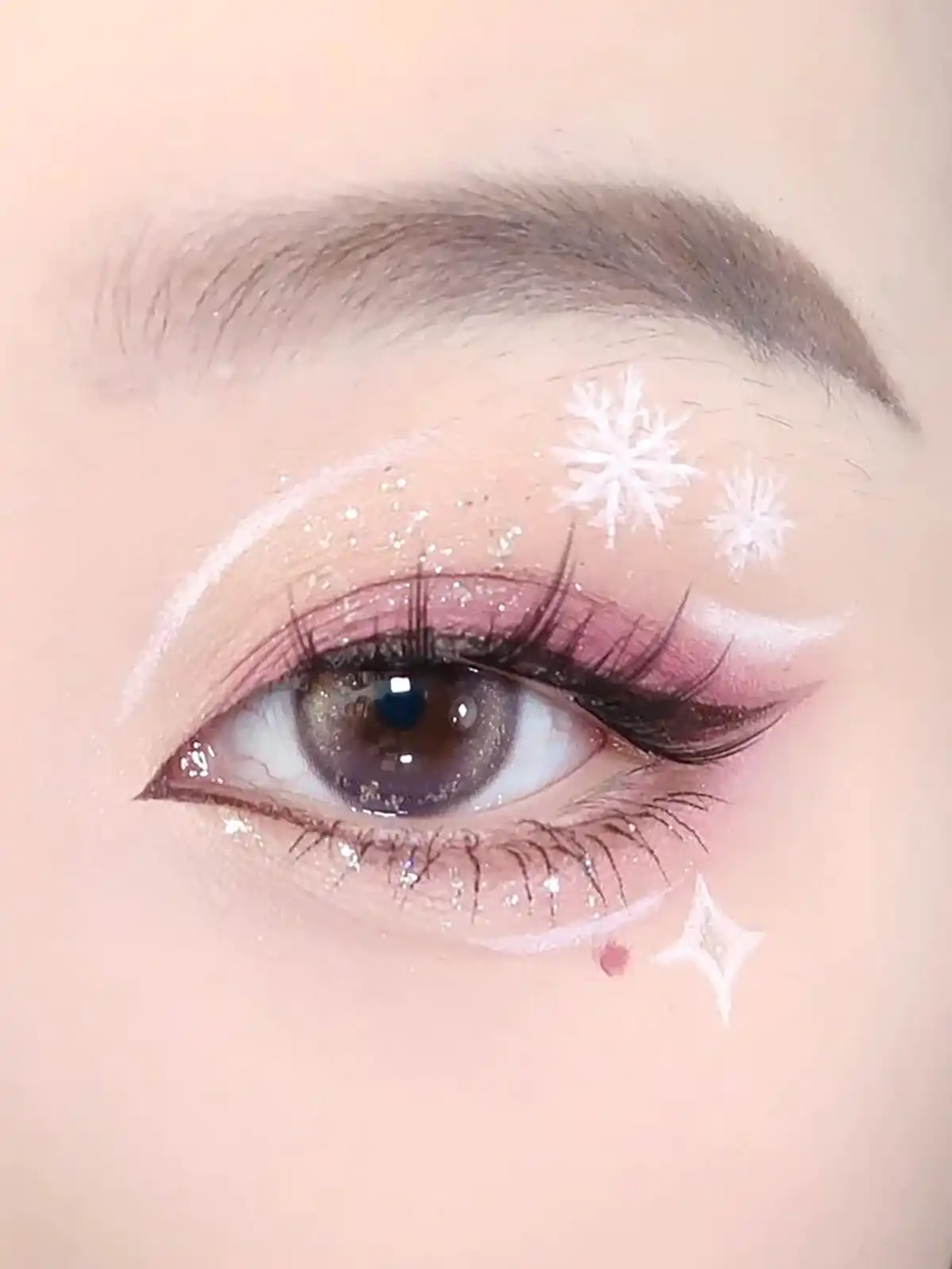 مدل سایه چشم ساده و شیک 