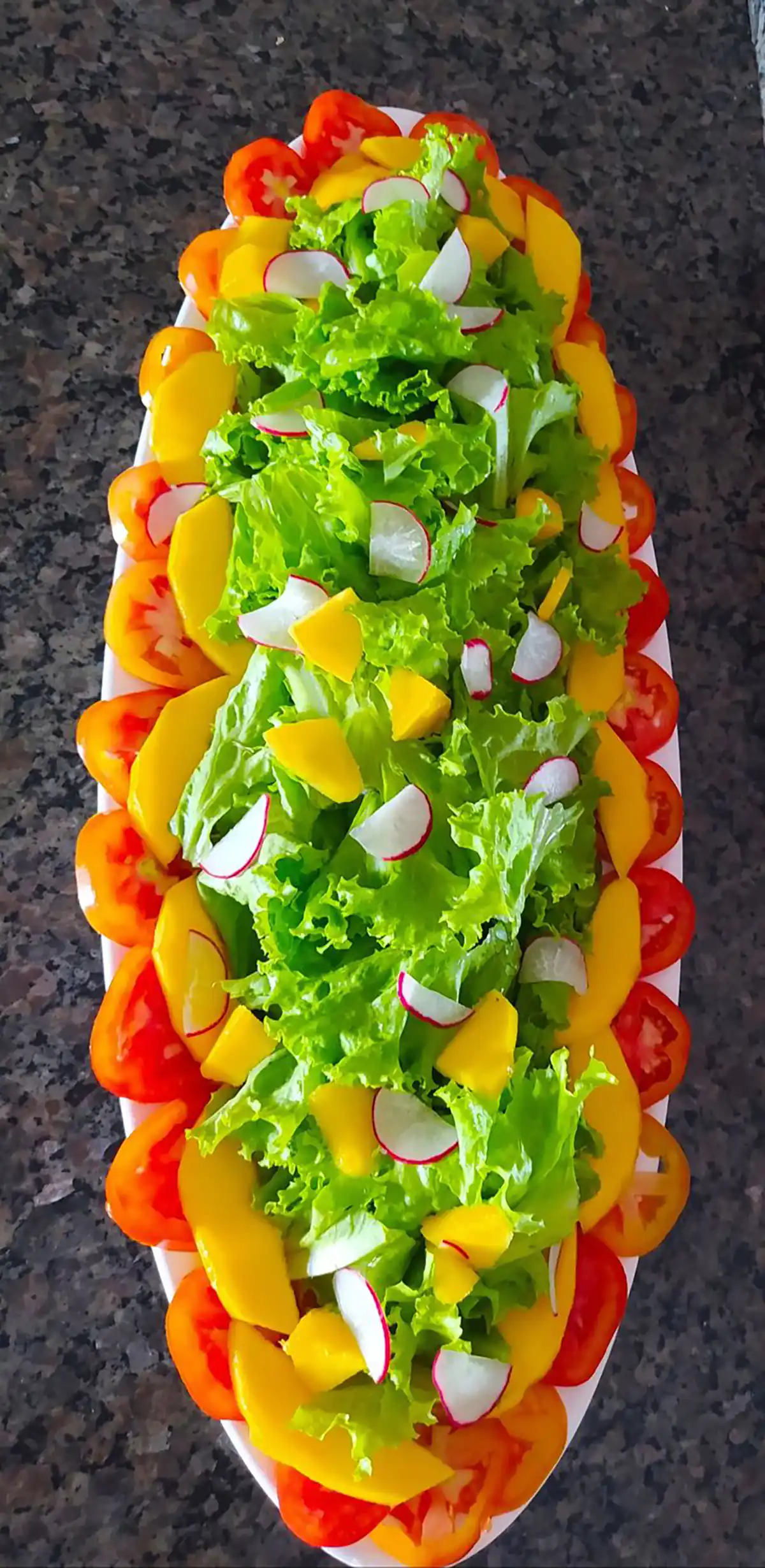 تزیین سالاد برای مهمانی 