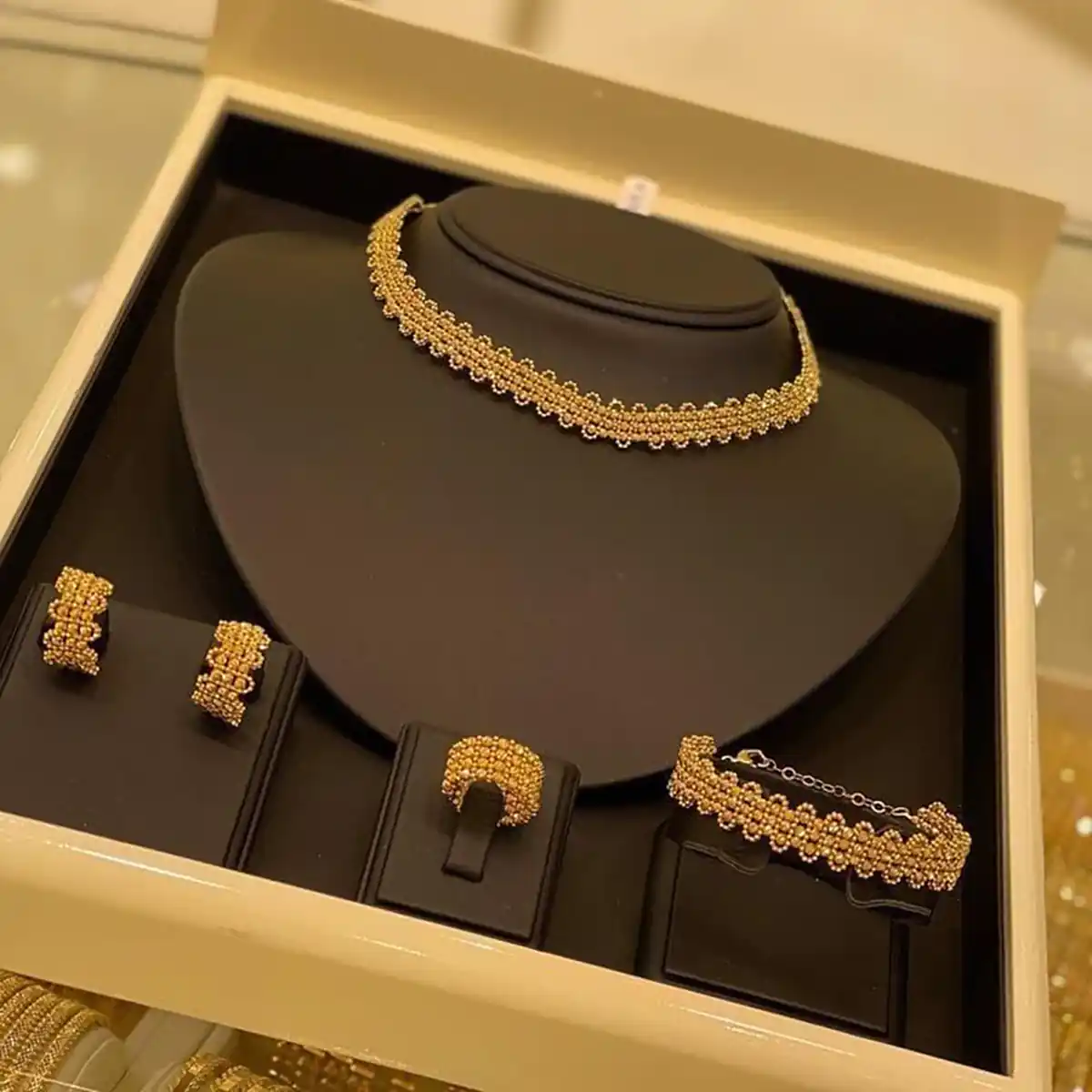 راهنمای نگهداری طلای زرد
