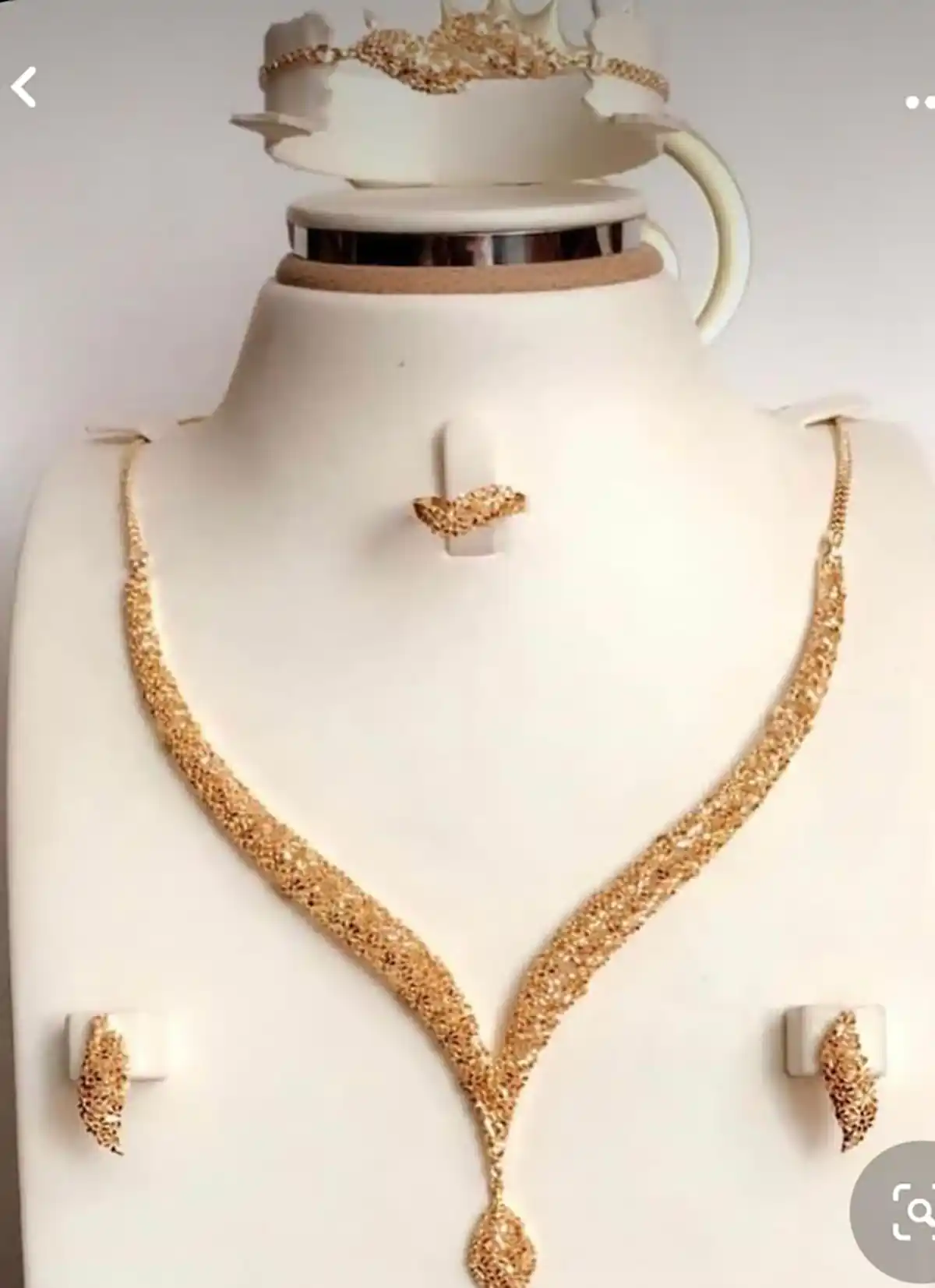 سرویس طلا زرد جدید ۲۰۲۵
