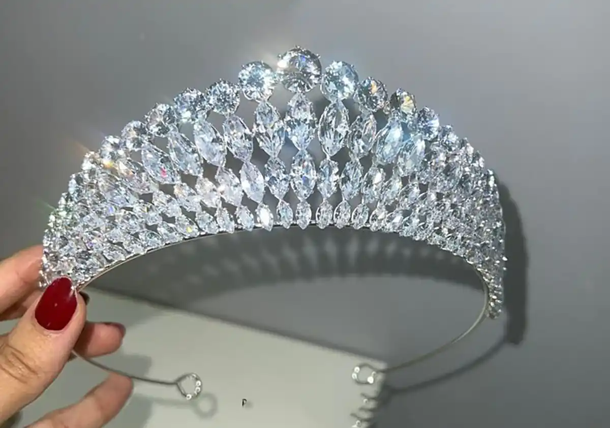 تاج عروس برای صورت گرد

