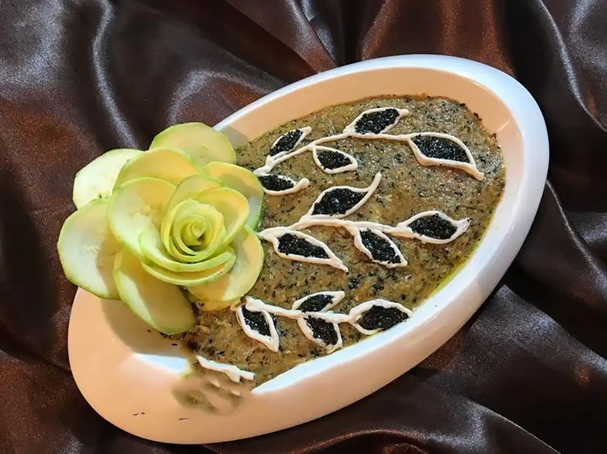 تزیین کشک بادمجان مرحله به مرحله
