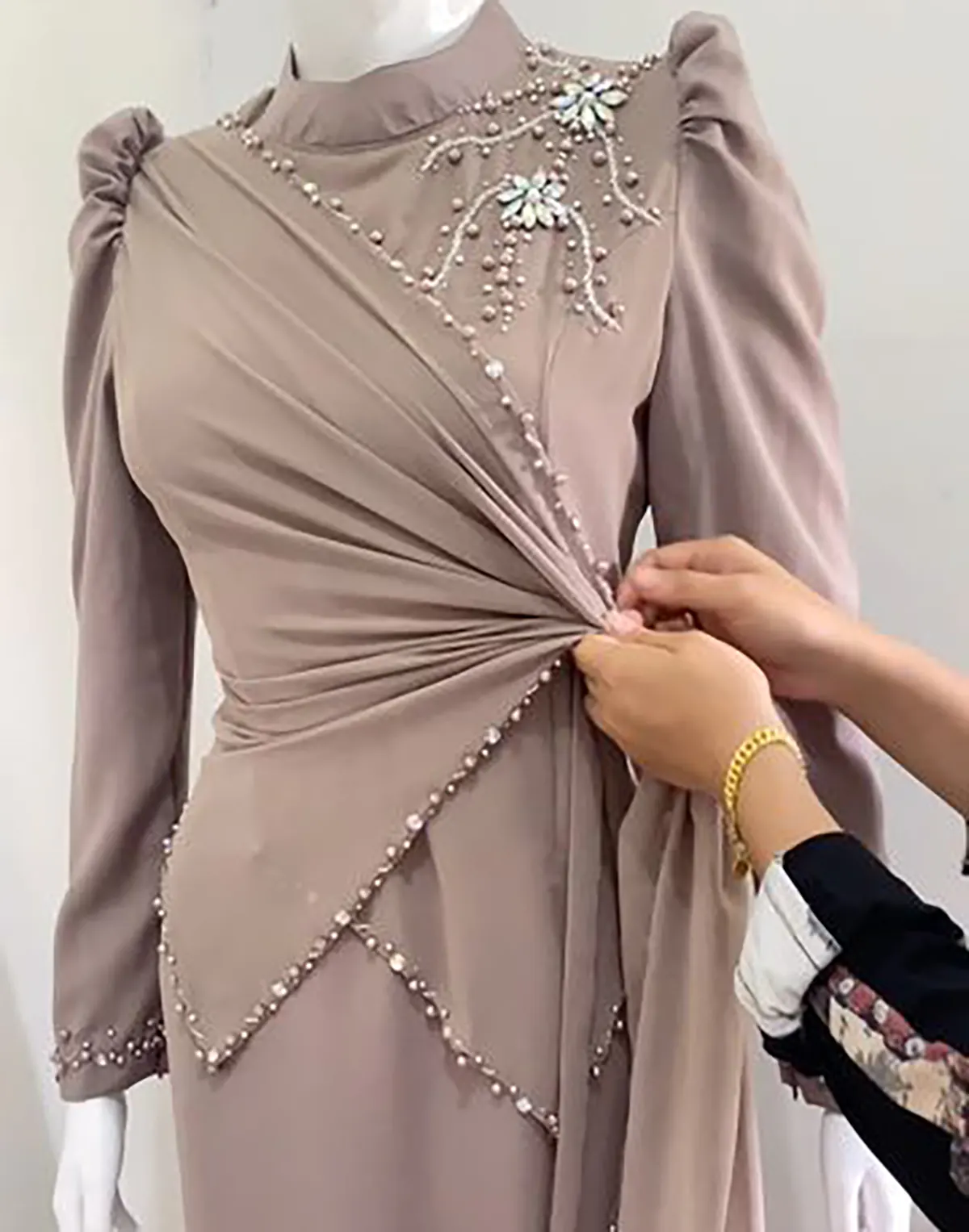 لباس مجلسی زنانه برای عروسی مدل لباس مجلسی ساده و شیک زنانه لباس مجلسی زنانه شیک لباس مجلسی مخصوص تالار عروسی قیمت لباس مجلسی زنانه برای عروسی لباس مجلسی پوشیده مدل لباس مجلسی شیک بلند لباس مجلسی جدید