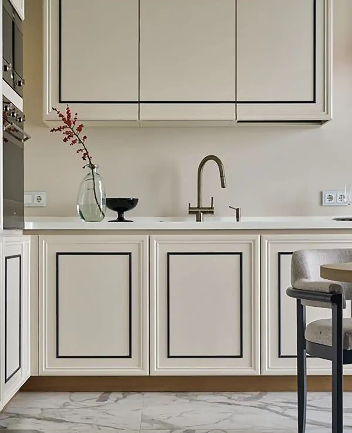 کابینت مدرن سفید و چوب
