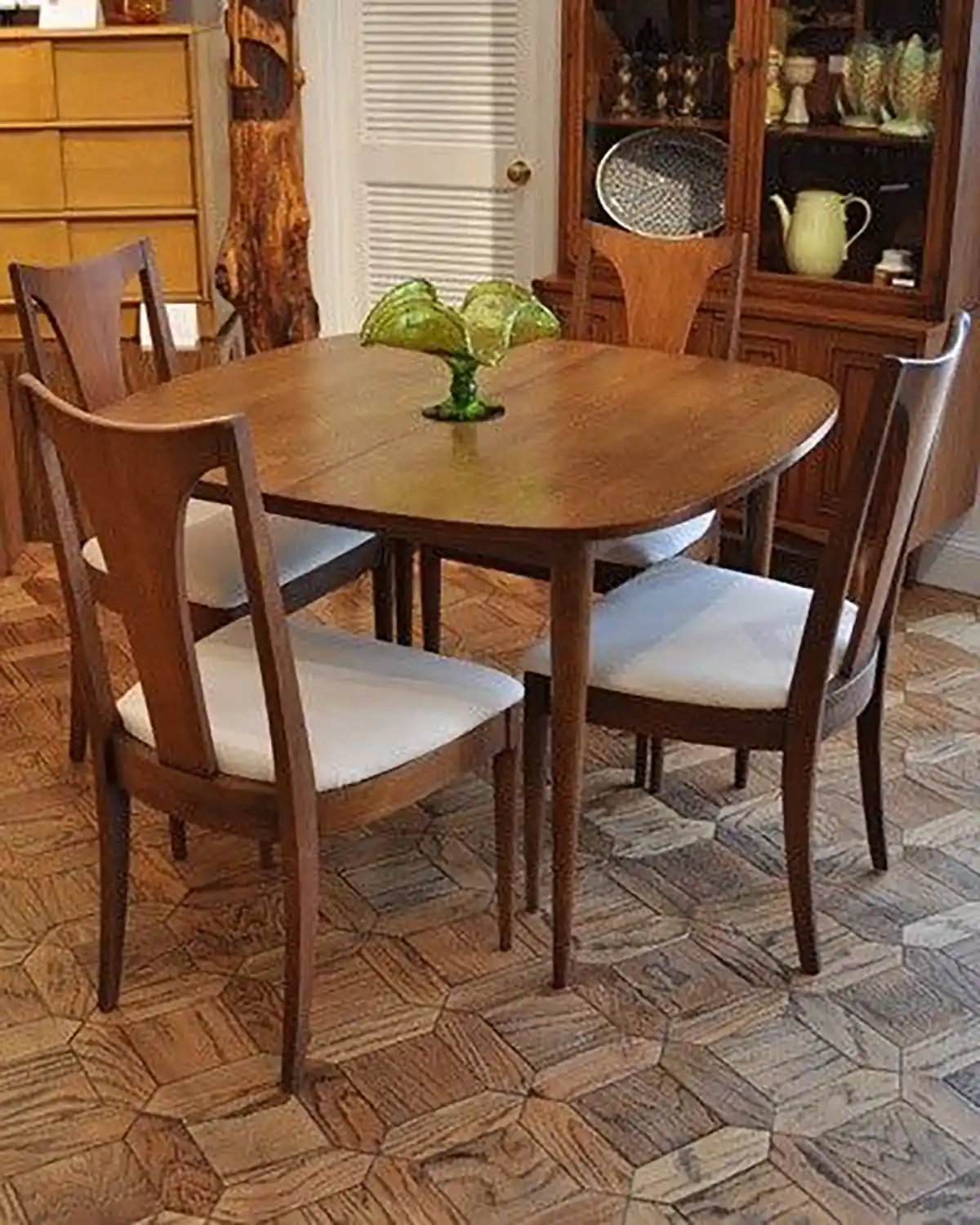 میز ناهارخوری چوبی