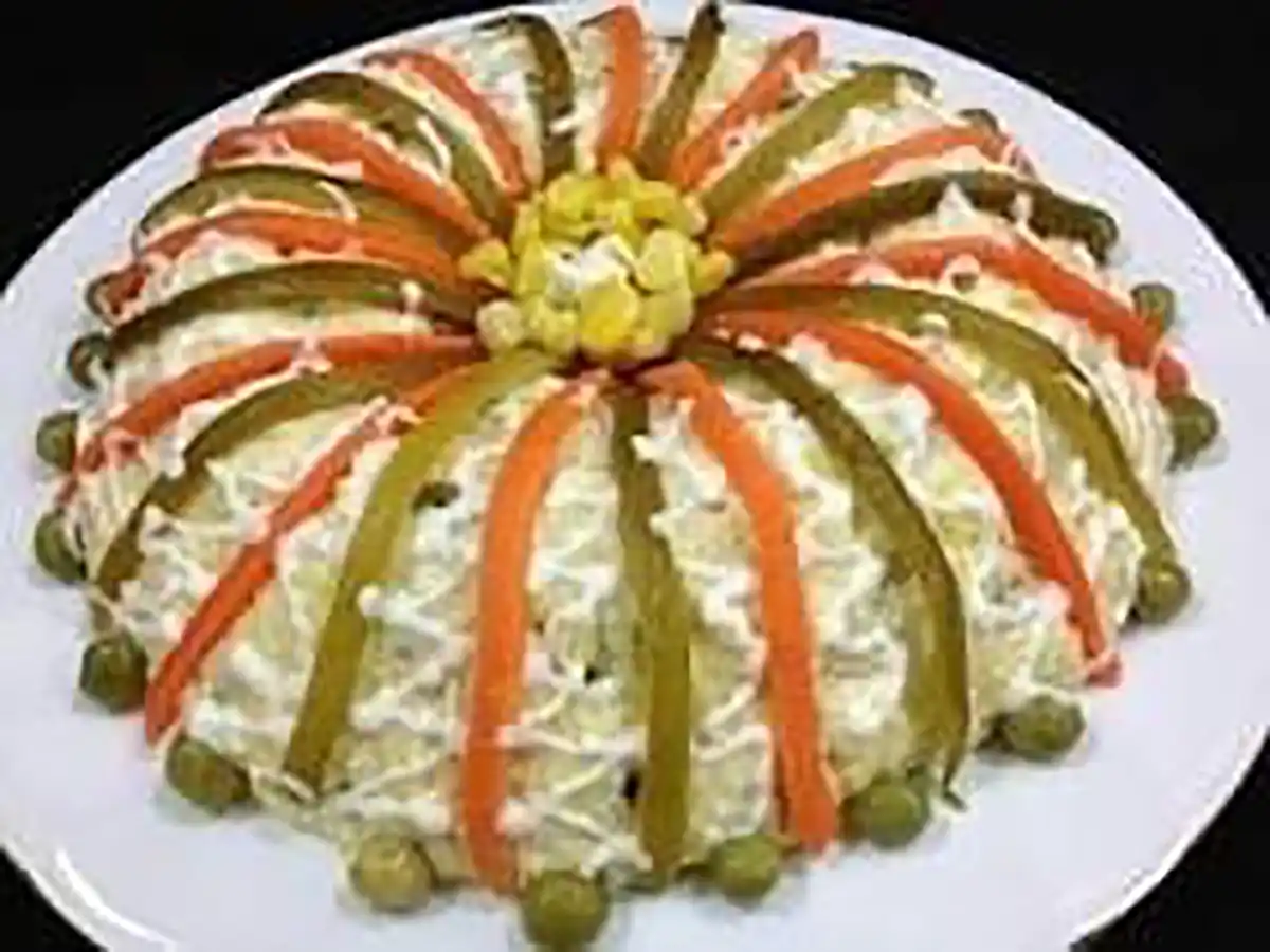 تزیین سالاد الویه برای تولد دختر