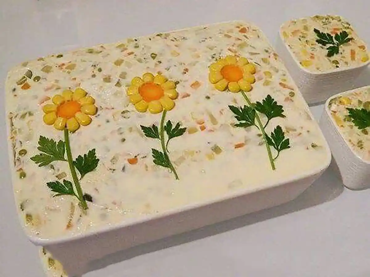 تزیین سالاد الویه