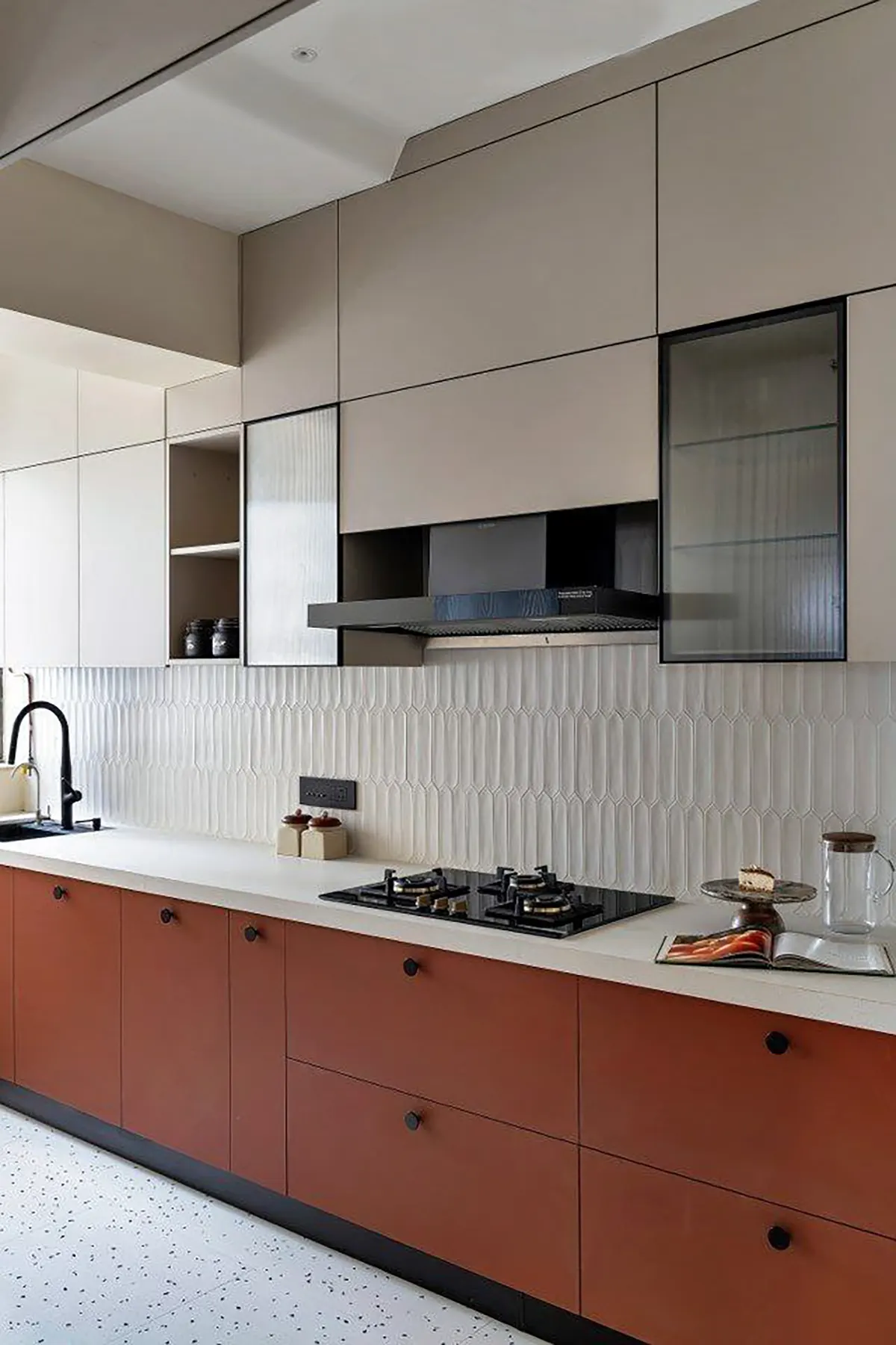 کابینت نئوکلاسیک
کابینت آشپزخانه مدرن و شیک
کابینت مدرن سفید
کابینت مدرن سفید و چوب
کابینت کلاسیک
کابینت جدید ۱۴۰۳