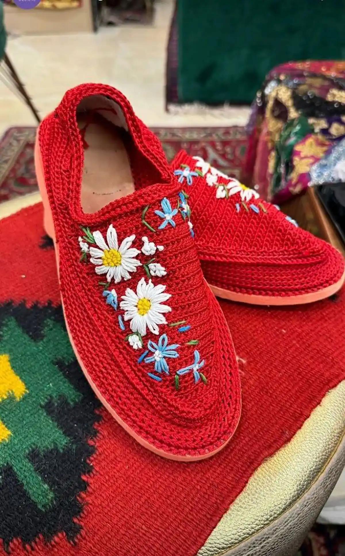 آموزش گلدوزی روی کفش گیوه گیوه زنانه شیک 