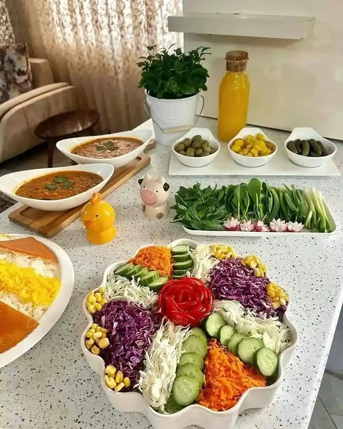 تزیین سالاد کاهو در ظرف گرد
تزیین سالاد برای مهمانی
تزیین سالاد کاهو در ظرف مستطیل
تزیین سالاد کاهو و خیار و گوجه و هویج
ایده تزیین سالاد
تزیین سالاد کاهو ساده
