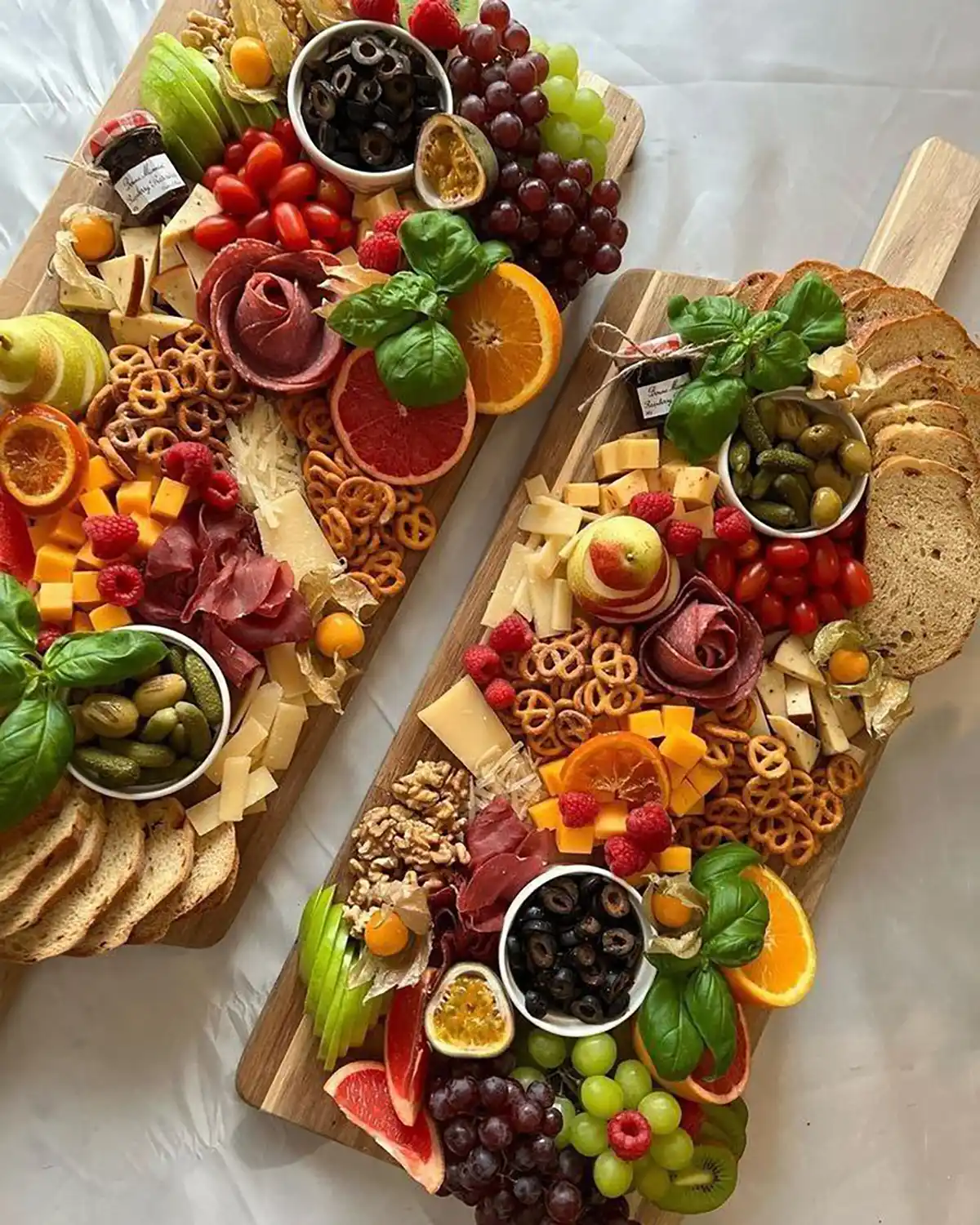 طرز تهیه سینی مزه برای مشروب سینی مزه برای مهمانی میز مزه ساده و شیک تزیین سینی مزه سینی مزه ساده میز مزه مشروب 