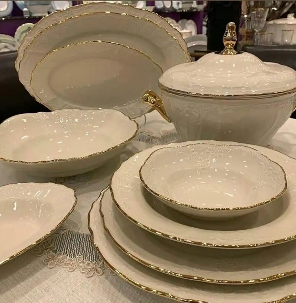سرویس چینی سلطنتی جدید سرویس چینی جدید عروس سرویس چینی جدید و شیک قیمت سرویس چینی لاکچری سرویس چینی جدید زرین قیمت سرویس چینی 18 نفره خارجی