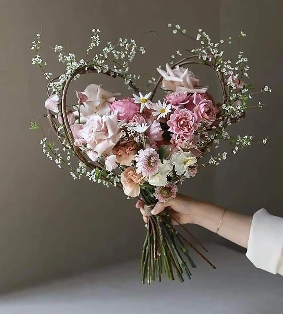 اموزش دسته گل قلبی ژیپسوفیلا
کاردستی گل با قلب
آموزش گل پینترستی
آموزش دسته گل عروس با گل ژیپسوفیلا
کاردستی باکس گل
اسفنج قلبی
