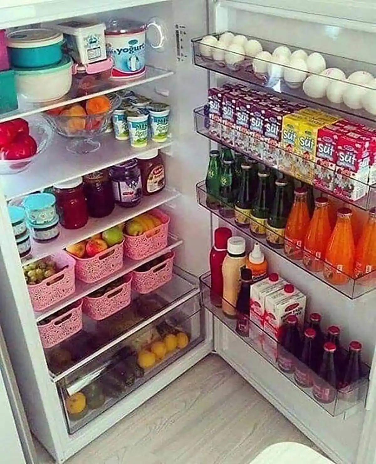 چیدمان یخچال عروس