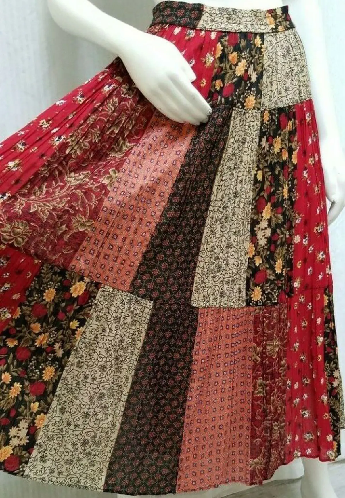 دامن چین دار کوتاه
دامن راسته بلند
دامن طبقه ای
دامن مشکی بلند
مدل دامن بلند
دامن خانگی
