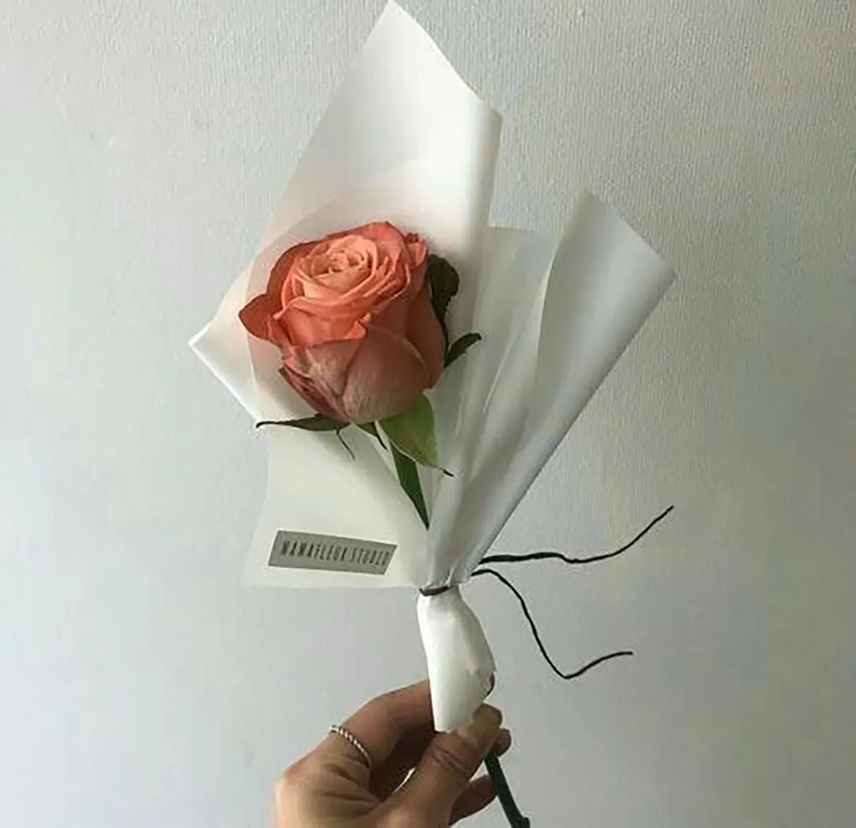 تزیین تک شاخه گل