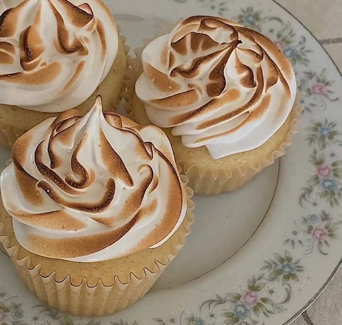 کاپ کیک تولد
طرز تهیه کاپ کیک وانیلی
طرز تهیه کاپ کیک ساده
طرز تهیه کاپ کیک برای 20 نفر
کاپ کیک شکلاتی
