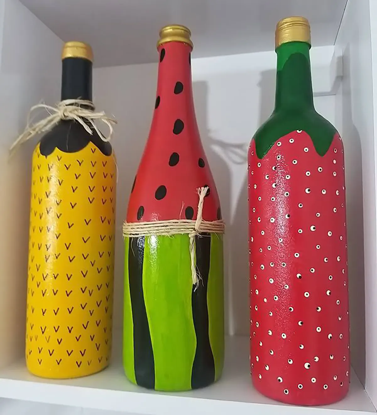 نقاشی روی بطری شیشه ای با گواش
نقاشی روی بطری پلاستیکی با گواش
نقاشی روی بطری شیشه ای ساده
نقاشی روی شیشه مربا با گواش
نقاشی روی شیشه با گواش
نقاشی روی بطری شیشه ای فانتزی
