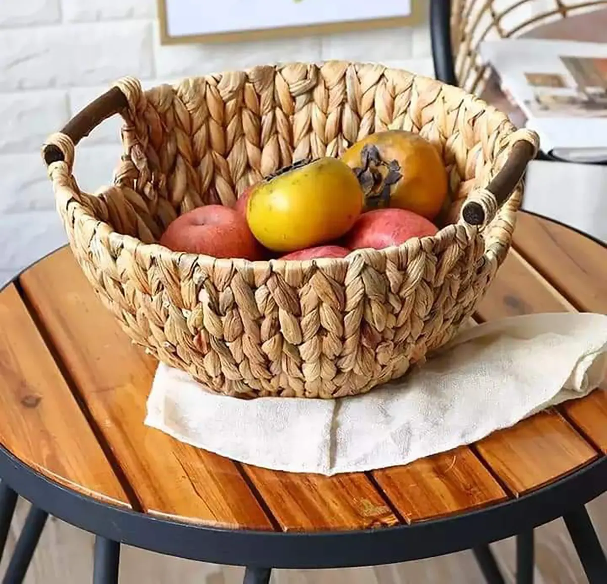 ظرف میوه چوبی و حصیری