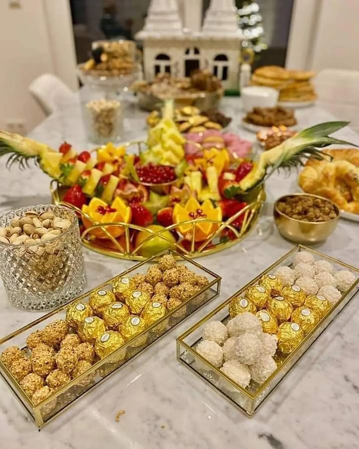 سرویس پذیرایی چی بخرم
