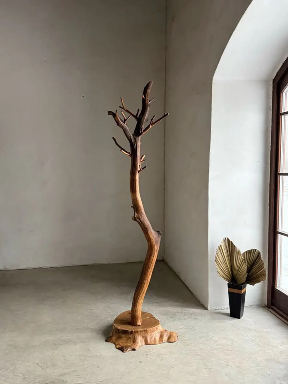 چوب لباسی ایستاده
