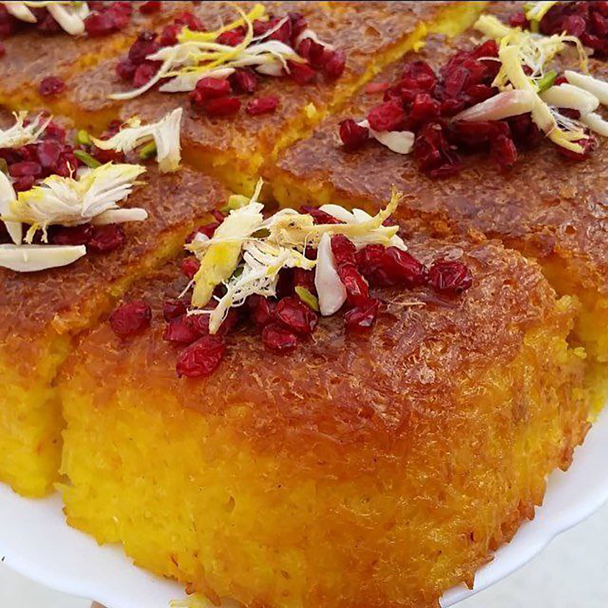 ته دیگ برنج با ماست و زعفران