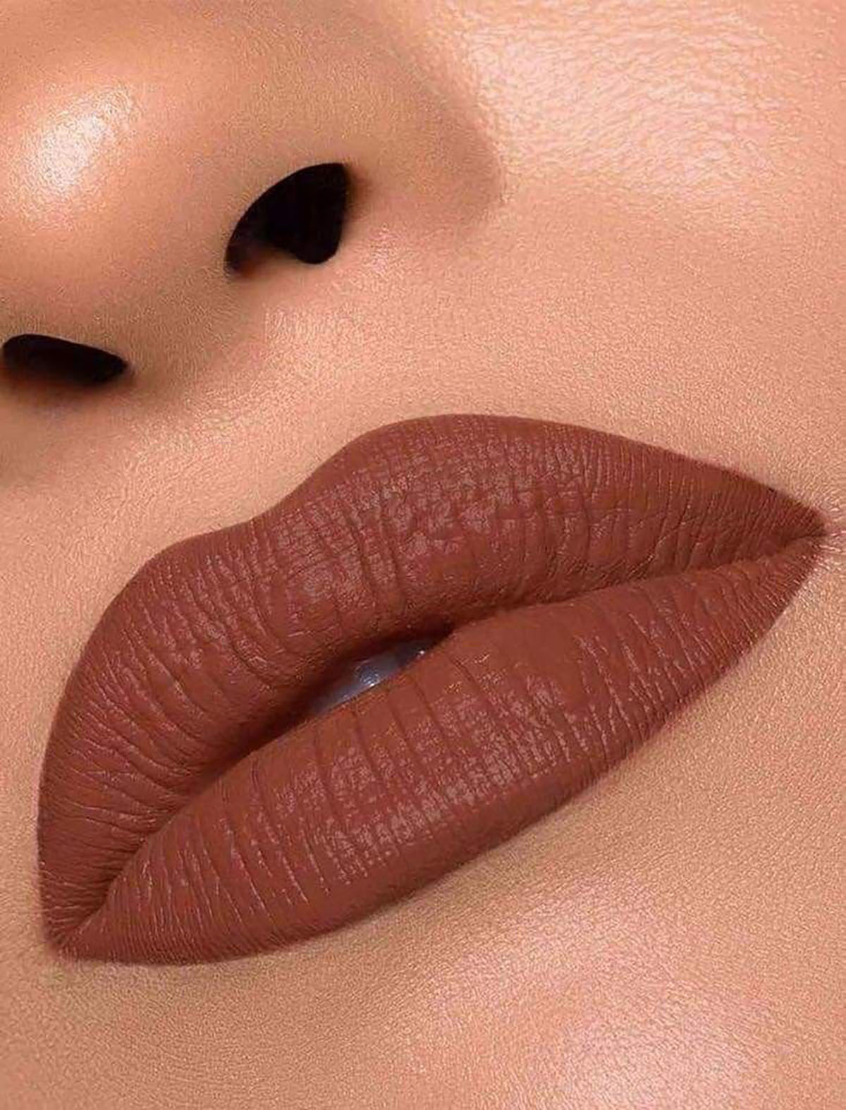 رژ لب قهوه ای
