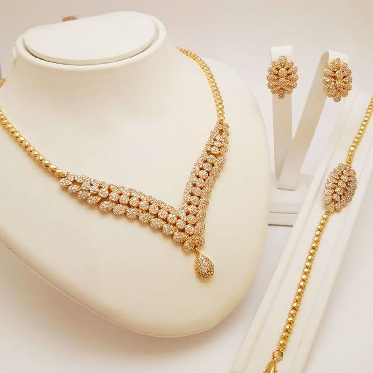 سرویس طلا تراش عروس
