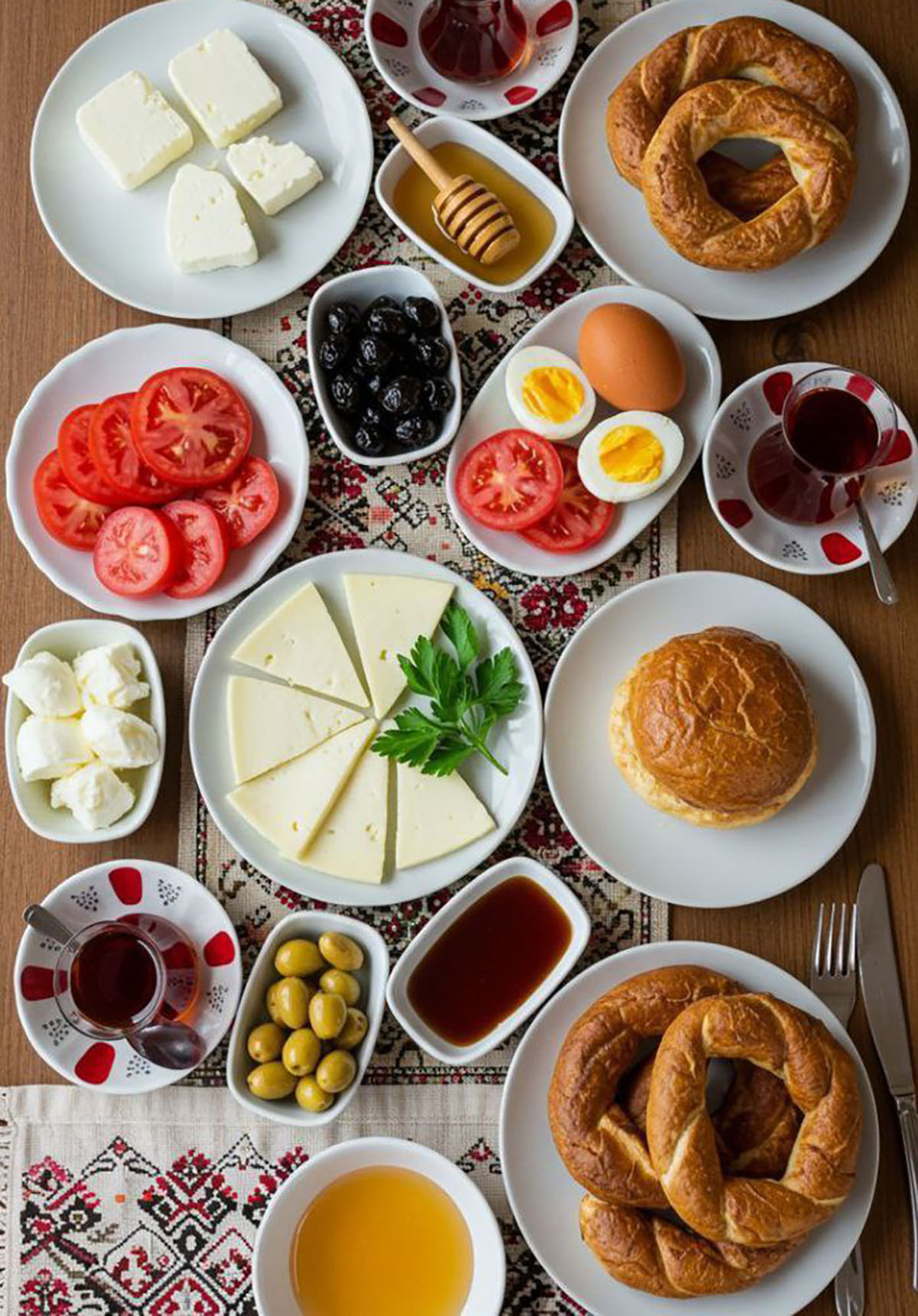 عکس میز صبحانه ساده
